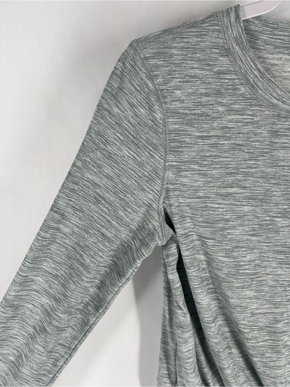 Old Navy Active Breathe ON Twist Front Workout Top Gray Space Dye Size M